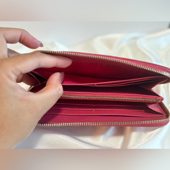 Prada Saffiano Zippy Compact Wallet EUC - Picture 10 of 15